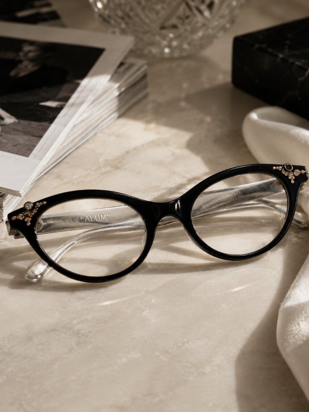 💎 1950s Rhinestone Cat Eye Glasses – Jet Black Atomic Frame w/ Sparkle Corners